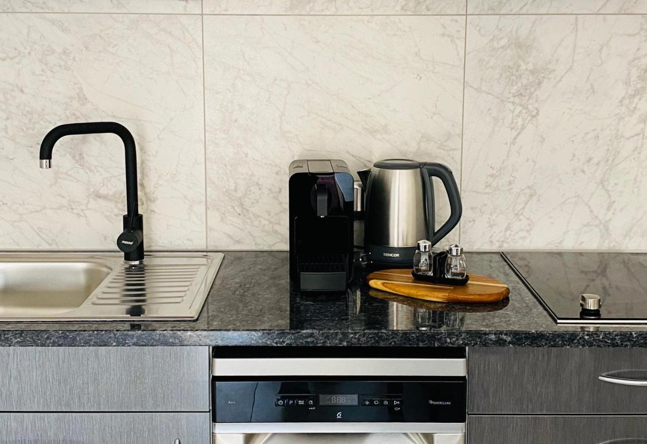 Lilie Appartement In Heviz Mit Tiefgarage, New And Modern Luaran gambar